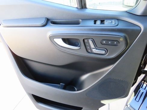 Used 2024 Mercedes-Benz Sprinter 2500 image 65