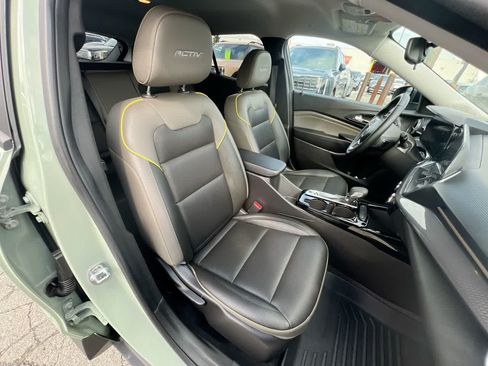 Used 2025 Chevrolet Trax ACTIV FWD image 28