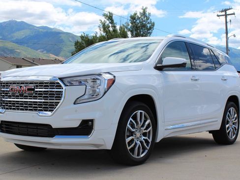 Used 2024 GMC Terrain Denali w/ Denali Premium Package AWD/4WD image 75