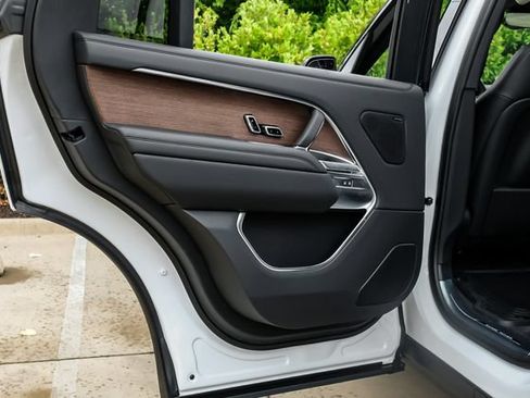 New 2026 Land Rover Range Rover Long Wheelbase SE AWD/4WD image 36