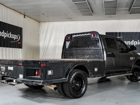 Used 2018 RAM 3500 Tradesman w/ Chrome Appearance Group AWD/4WD image 8