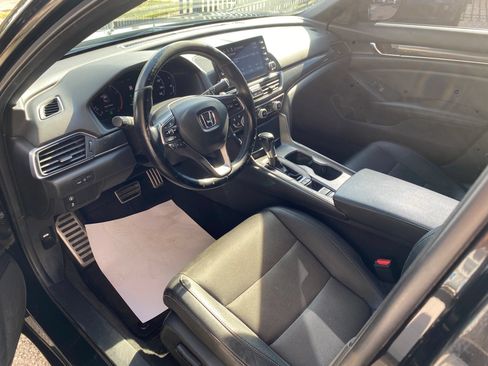 Used 2019 Honda Accord Sport image 3