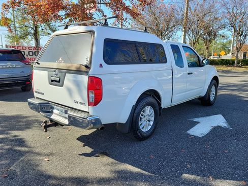 Used 2014 Nissan Frontier SV image 6