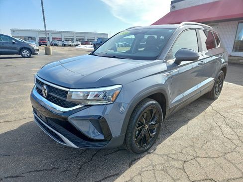 Used 2023 Volkswagen Taos SE image 8