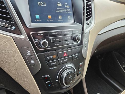 Used 2017 Hyundai Santa Fe Sport image 22