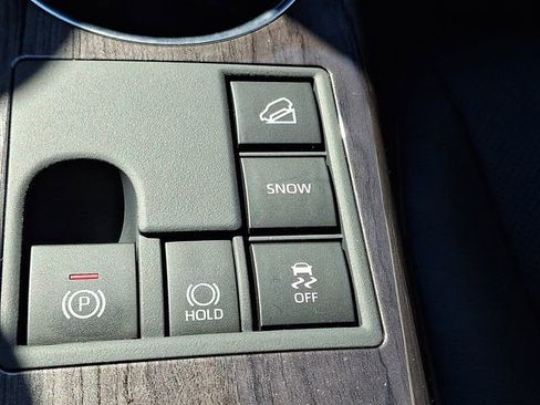 Used 2026 Toyota Highlander Limited image 27