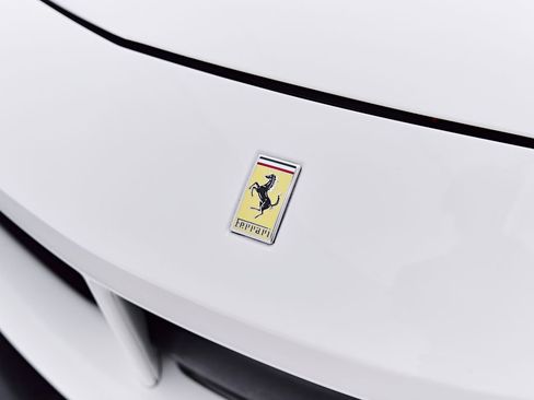 Used 2018 Ferrari 488 GTB RWD image 24