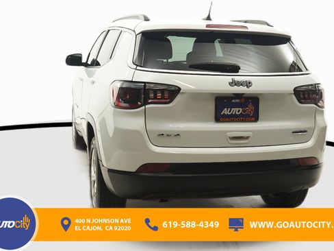 Used 2024 Jeep Compass Latitude image 15