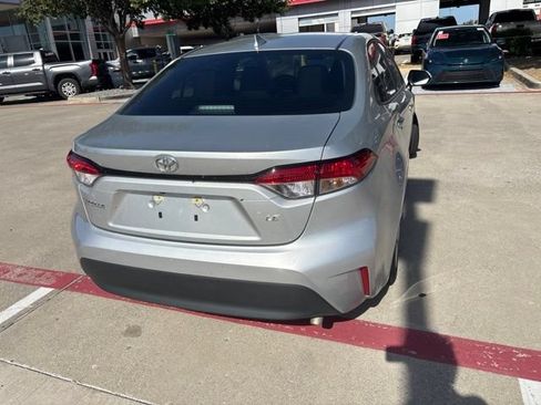 Used 2025 Toyota Corolla LE w/ Convenience Package FWD image 3