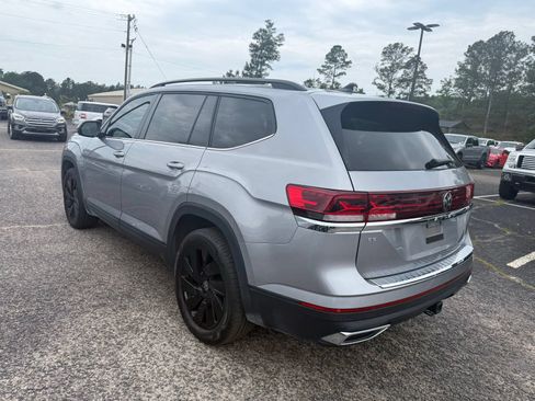 Used 2024 Volkswagen Atlas SE FWD image 5