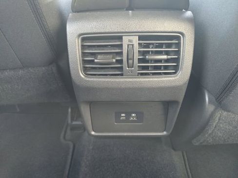 Used 2022 Nissan Rogue SV FWD image 26