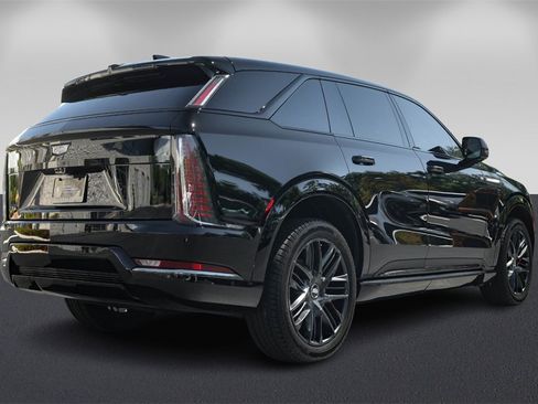 Used 2025 Cadillac Escalade IQ Sport 2 w/ LPO, ONYX Package image 3