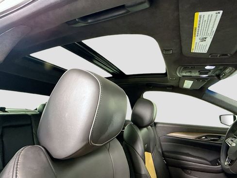 Used 2018 Cadillac CTS V w/ Luxury Package RWD image 18