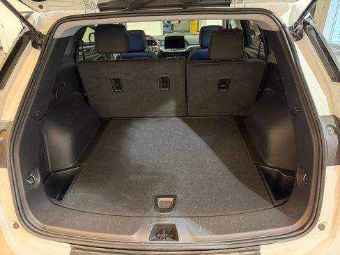 Used 2025 Chevrolet Blazer LT FWD image 30