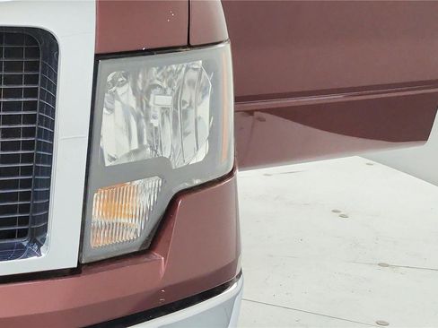 Used 2010 Ford F150 XLT image 28