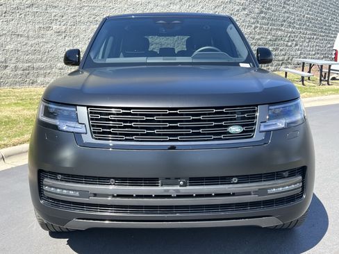 Used 2025 Land Rover Range Rover SE image 10