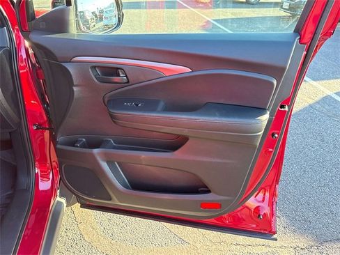 Used 2025 Honda Ridgeline Sport image 6