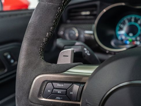 Used 2022 Ford Mustang Shelby GT500 w/ Carbon Fiber Track Pack image 89