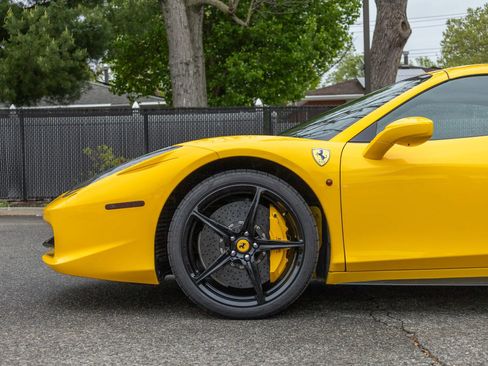 Used 2013 Ferrari 458 Spider RWD image 28