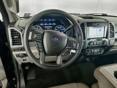 Used 2017 Ford F250 XLT w/ XLT Premium Package AWD/4WD image 17