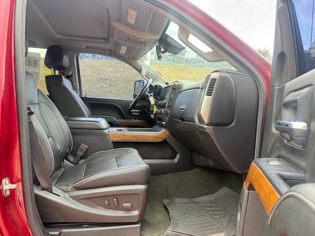 Used 2018 Chevrolet Silverado 2500 High Country w/ Duramax Plus Package AWD/4WD image 27