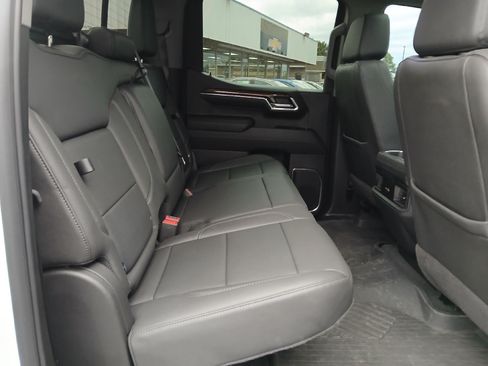 Used 2024 Chevrolet Silverado 1500 LT Trail Boss w/ Convenience Package II AWD/4WD image 20