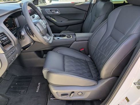 New 2026 Nissan Rogue Platinum image 7