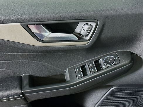 Used 2022 Ford Escape SEL image 15