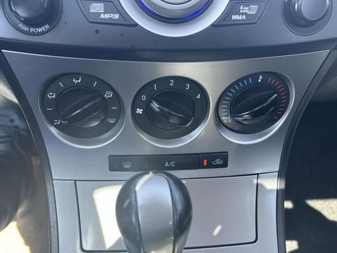 Used 2011 MAZDA MAZDA3 s Sport w/ Tech Pkg image 18