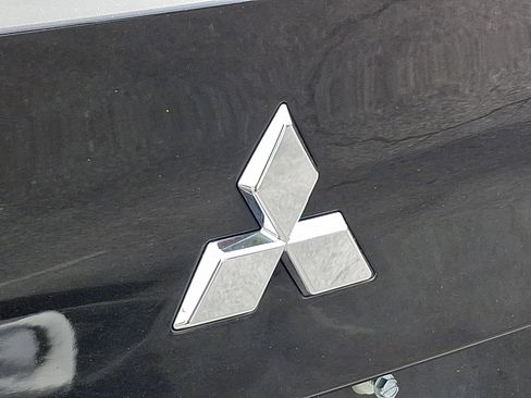 Used 2023 Mitsubishi Outlander SEL 40th Anniversary AWD/4WD image 29