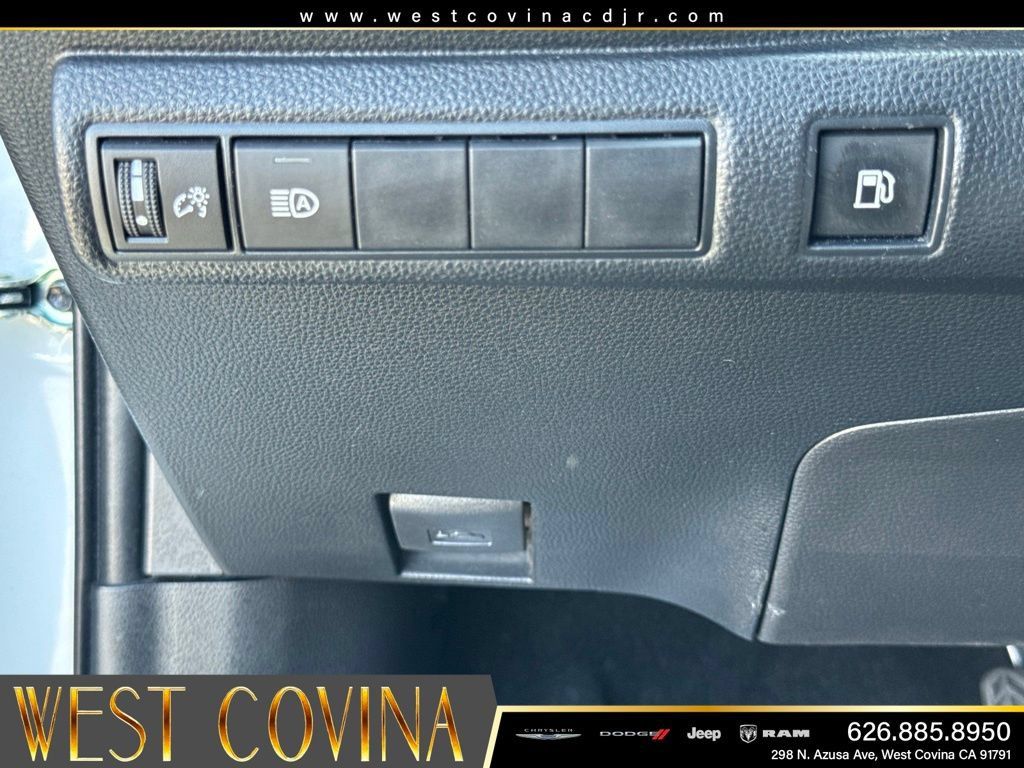 Used 2024 Toyota Corolla LE AWD/4WD image 24