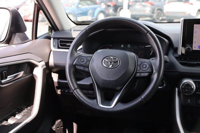 Used 2025 Toyota RAV4 XLE w/ Weather Package AWD/4WD image 22