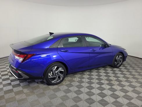 Used 2025 Hyundai Elantra Sport FWD image 10