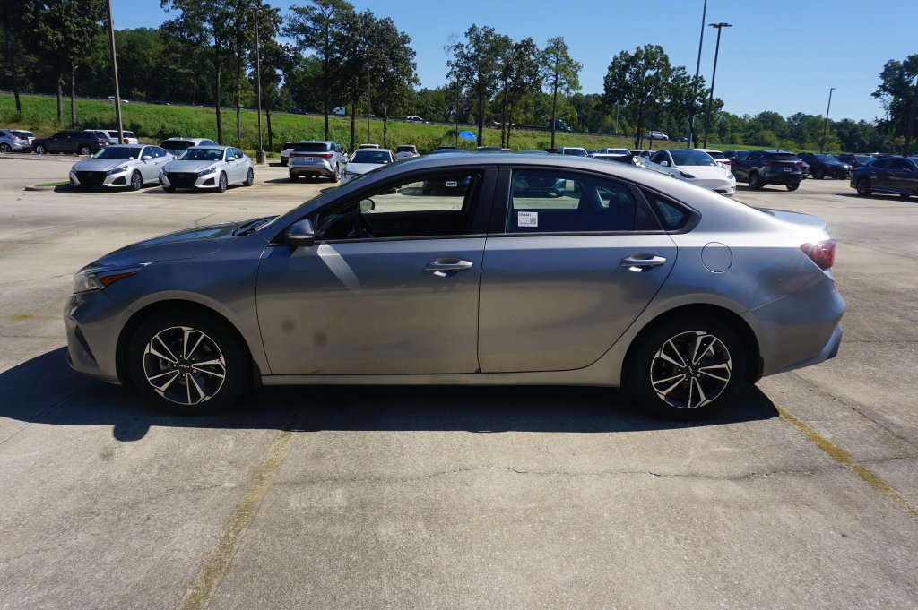 Used 2023 Kia Forte LXS w/ LXS Technology Package FWD image 17