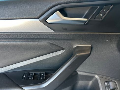 Certified 2024 Volkswagen Jetta SE w/ Panoramic Sunroof Package image 11