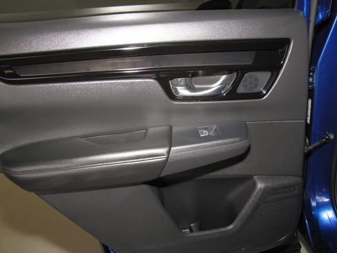 Used 2025 Honda CR-V EX-L image 13