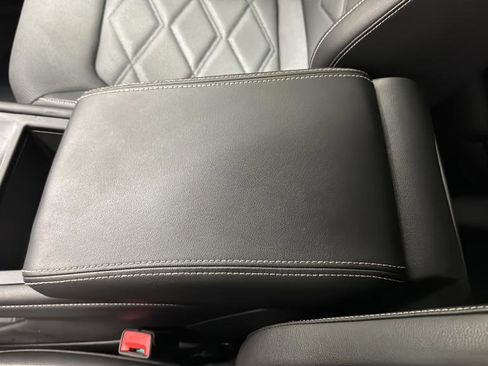 Used 2024 Volkswagen Atlas SE AWD/4WD image 19