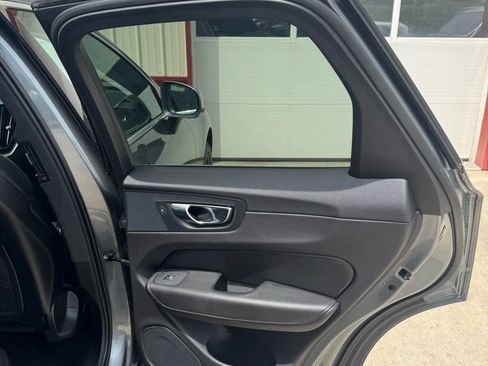 Used 2020 Volvo XC60 T6 Inscription image 12