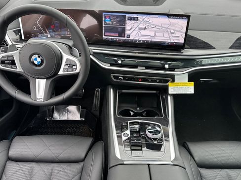 New 2026 BMW X6 xDrive40i w/ Executive Package image 4