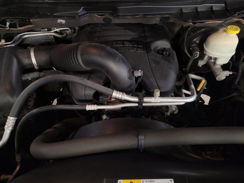Used 2015 RAM 1500 Sport RWD image 30