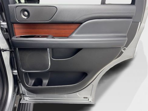 Used 2023 Lincoln Navigator Reserve image 44
