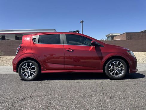 Used 2017 Chevrolet Sonic LT image 4