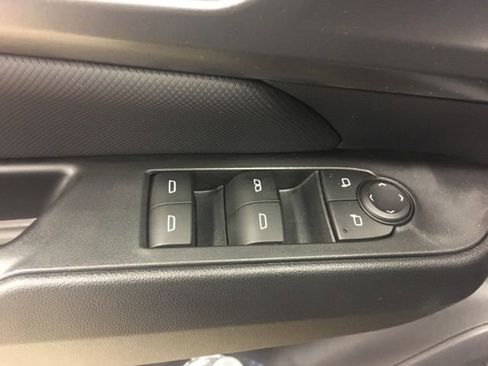 Used 2024 Chevrolet Equinox EV RS FWD image 35