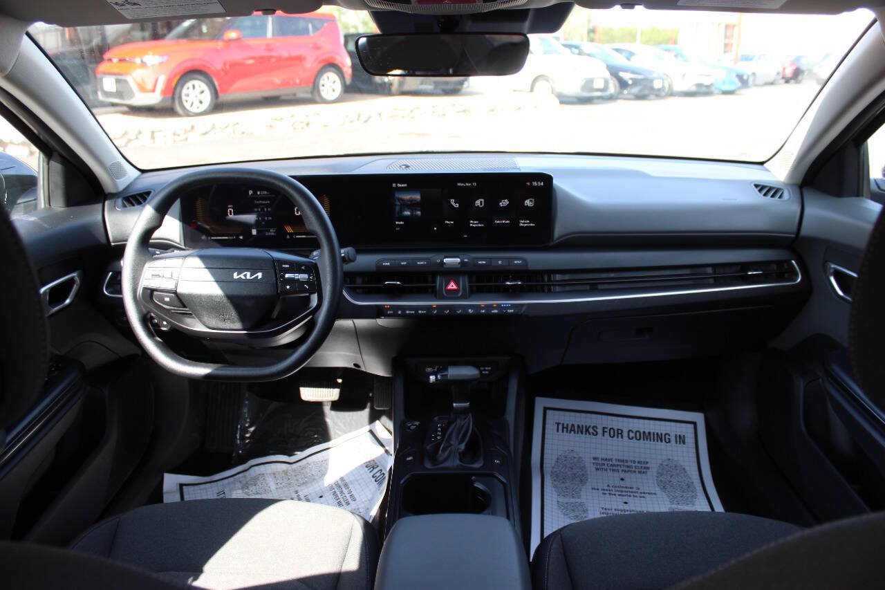 Used 2025 Kia K4 FWD image 18