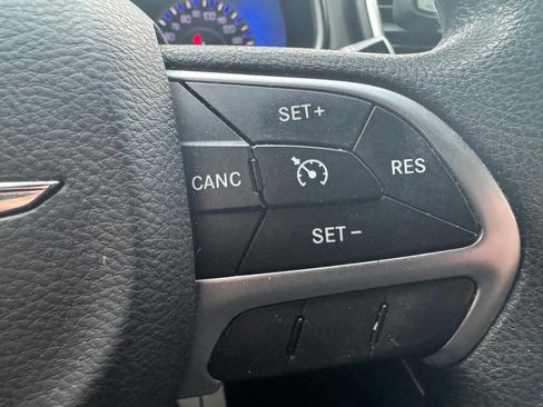 Used 2016 Chrysler 200 Limited image 17