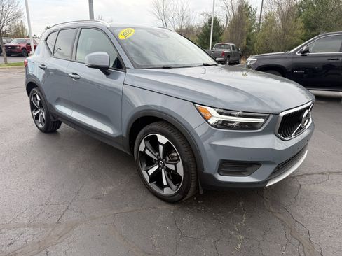 Used 2020 Volvo XC40 T5 Momentum w/ Protection Package AWD/4WD image 9