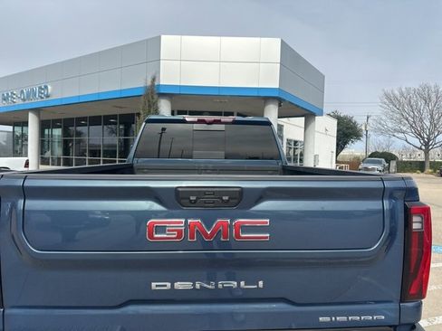 Used 2025 GMC Sierra 2500 Denali w/ Denali Reserve Package image 5