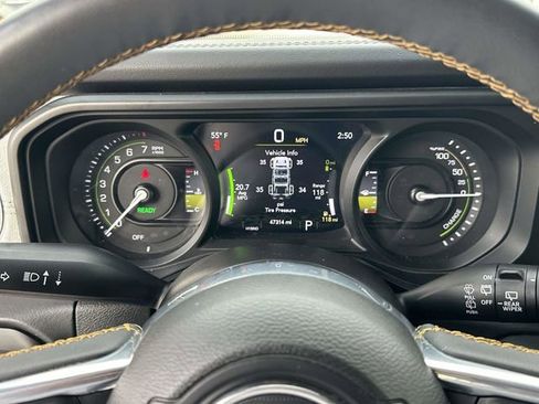 Used 2024 Jeep Wrangler Unlimited Sahara image 12