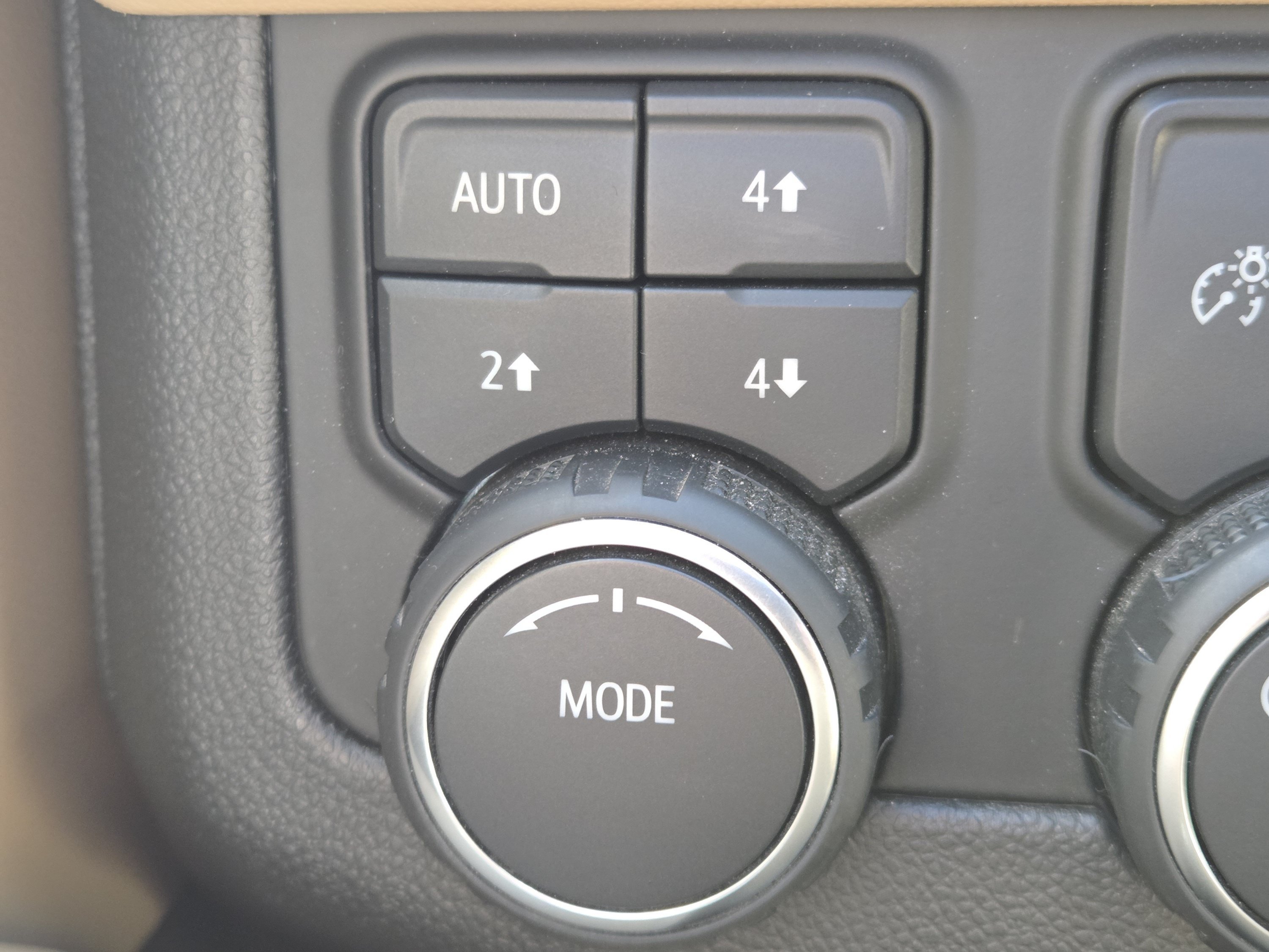 Used 2023 Chevrolet Suburban Premier AWD/4WD image 12