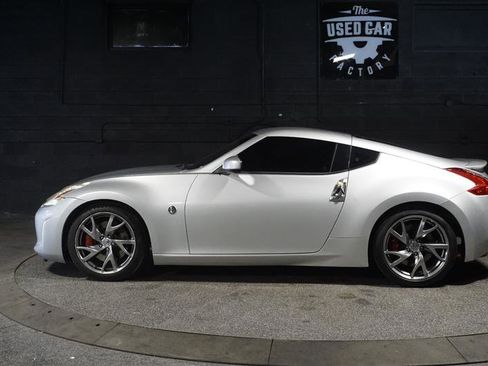 Used 2014 Nissan 370Z Coupe w/ Sport Package image 2